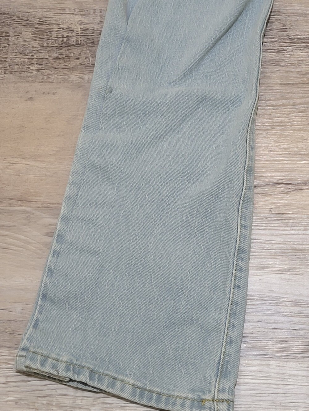 Universal Thread Women's Lightwash High Rise Jeans Size 8S - Picture 6 of 10